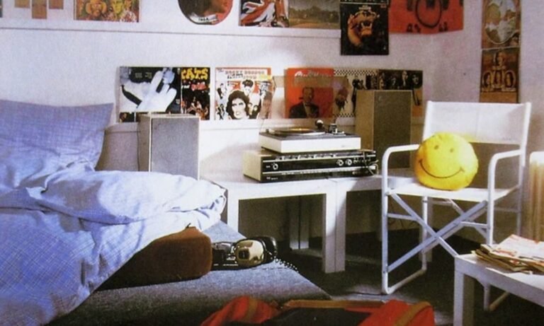 18 Luxe 80s Glam Bedroom Decor Ideas