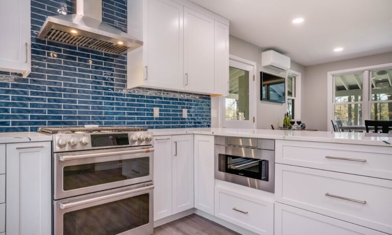 22 Chic Kitchen Backsplash Design Ideas for 2025